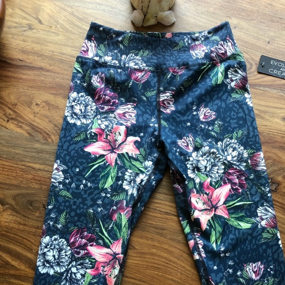 High waist cropped leggings  🌺